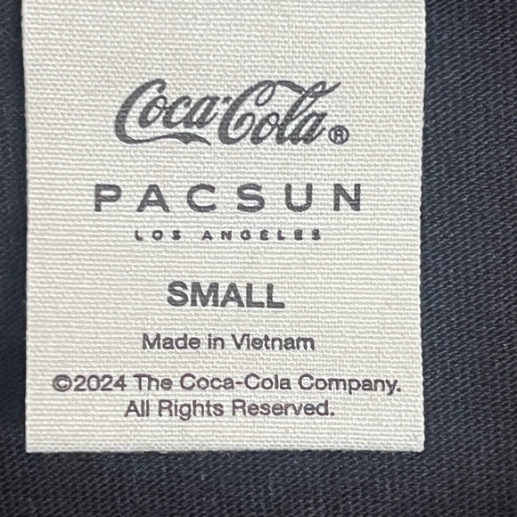 Coca Cola Black Tee with Iconic Logo 314 collection - Picture 3 of 5